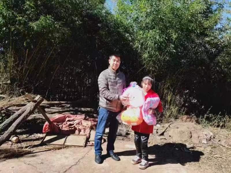 新龙县小学新任领导引领变革，塑造未来教育新篇章